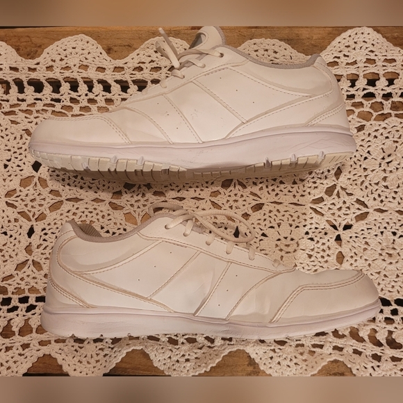 Asics white "Cheer 8" sneakers Sz.5 - Picture 3 of 7